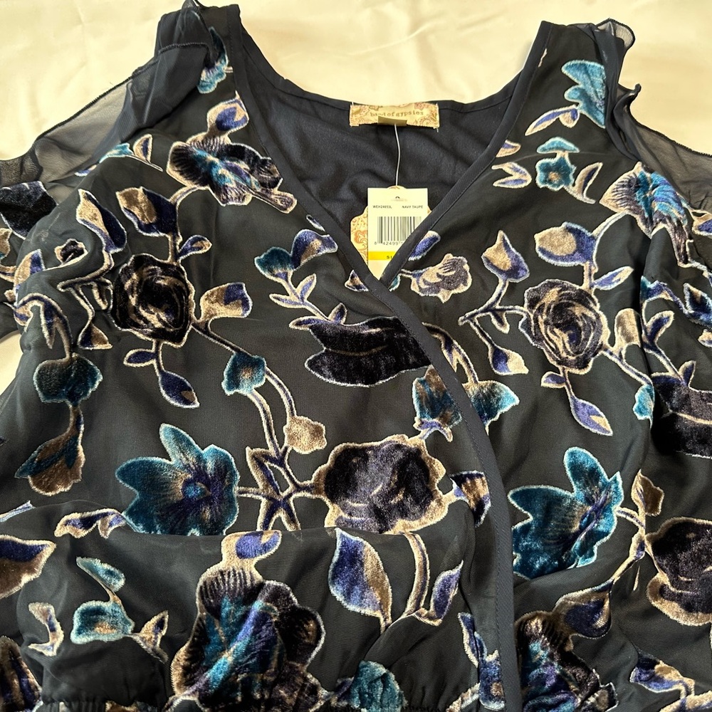 Band of Gypsies Black Ruffled Flutter Sleeve Bodysuit - Picture 14 of 14